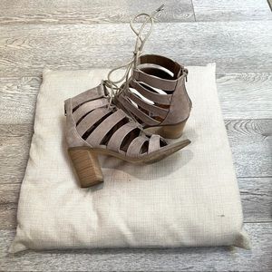 Steve Madden Dayyna Suede Sandals 👡